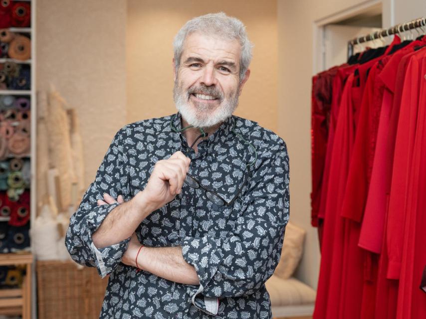 Lorenzo Caprile nos recibe en su precioso atelier, en calle Claudio Coello, 20.