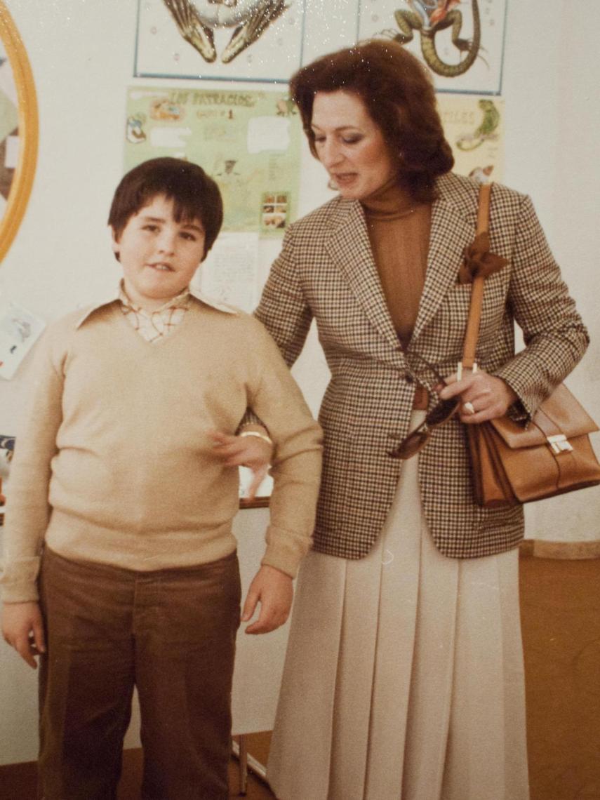 La madre de Lorenzo Caprile era una diva italiana, melodramática y genial, con elegancia natural.