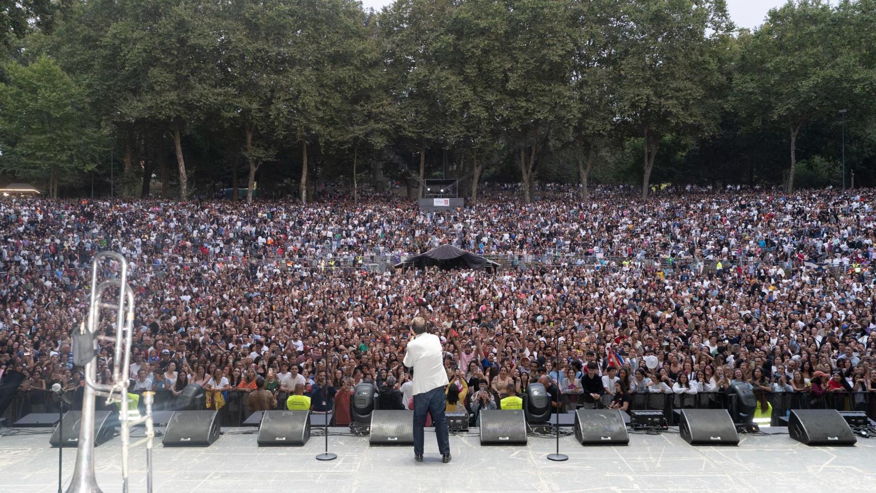 Abel Caballero sobre el escenario de Castrelos.