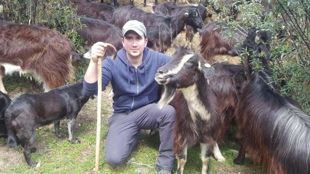 Mario Esteban Correal, el ganadero que busca conservar una especie en peligro.