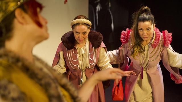 Ana López Segovia, Alicia Rodríguez y Rocío Segovia en 'La Reina Brava'. Foto: Susana Martín