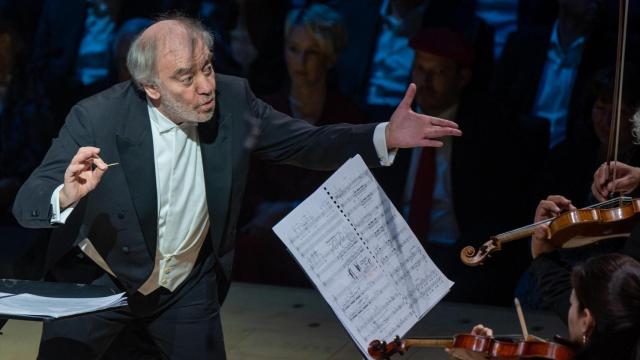 Valery Gergiyev dirigiendo la Orquesta Filarmónica de Munich. Foto: Peter Kneffel/dpa