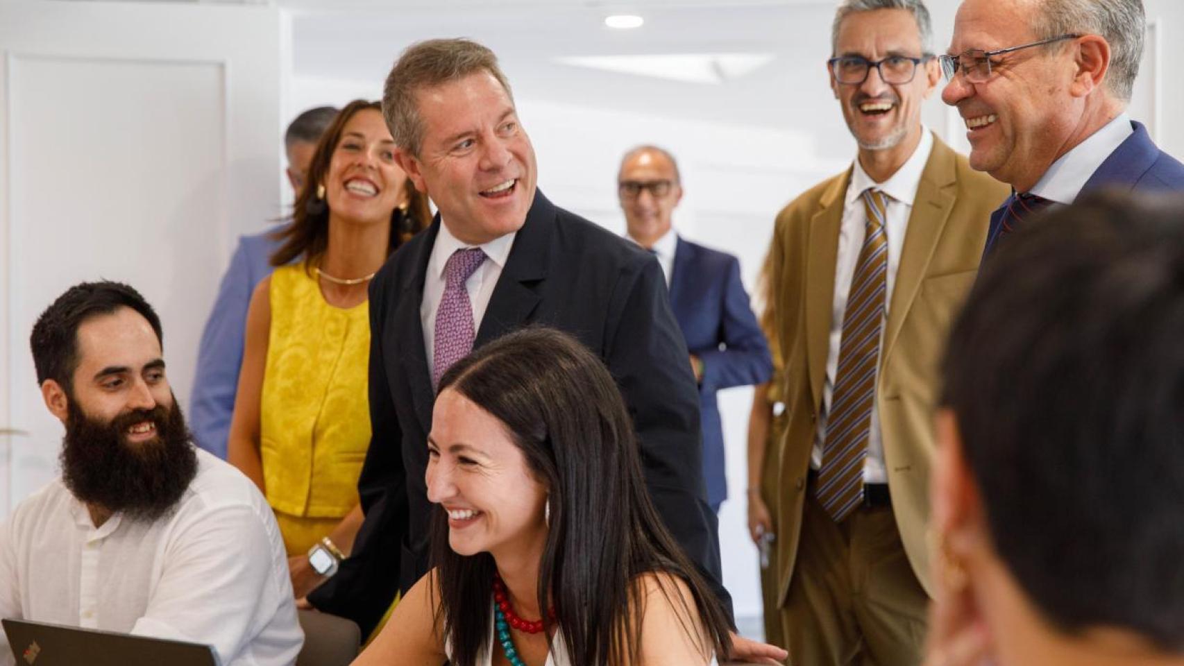 El presidente de Castilla-La Mancha, Emiliano García-Page, en la visita a Madrija.