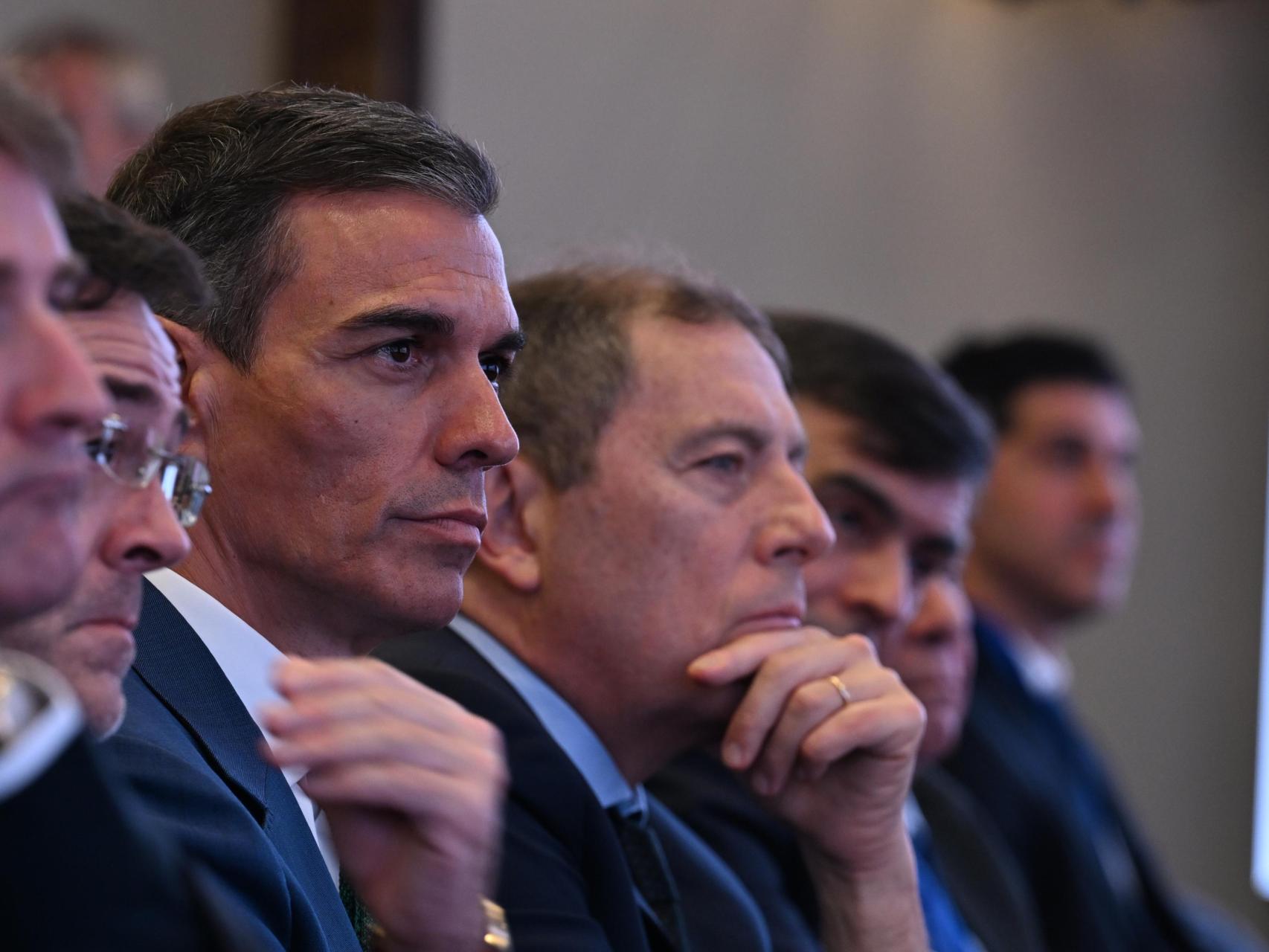 Pedro Sánchez durante un encuentro con empresarios españoles en Montevideo, Uruguay, este martes.