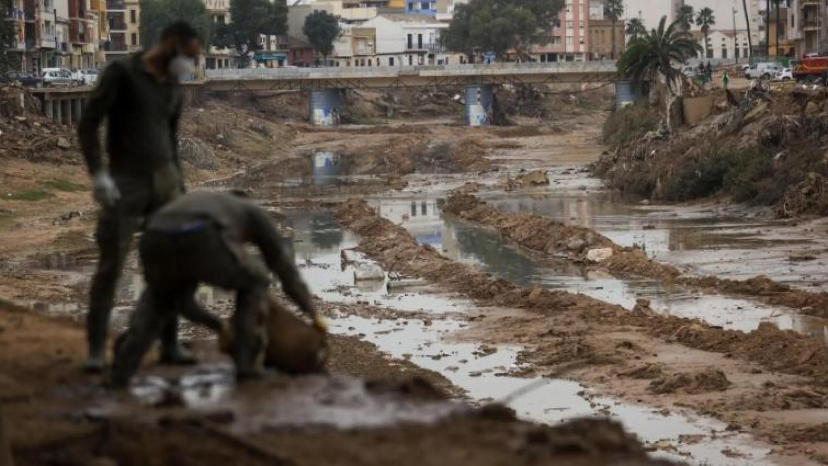 Destrucción del agua en el barranco del Poyo. Efe / Biel Aliño
