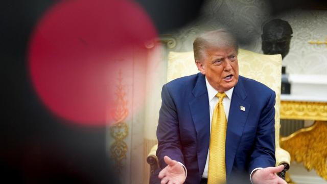 Donald Trump continúa ejerciendo su estricta política migratoria.