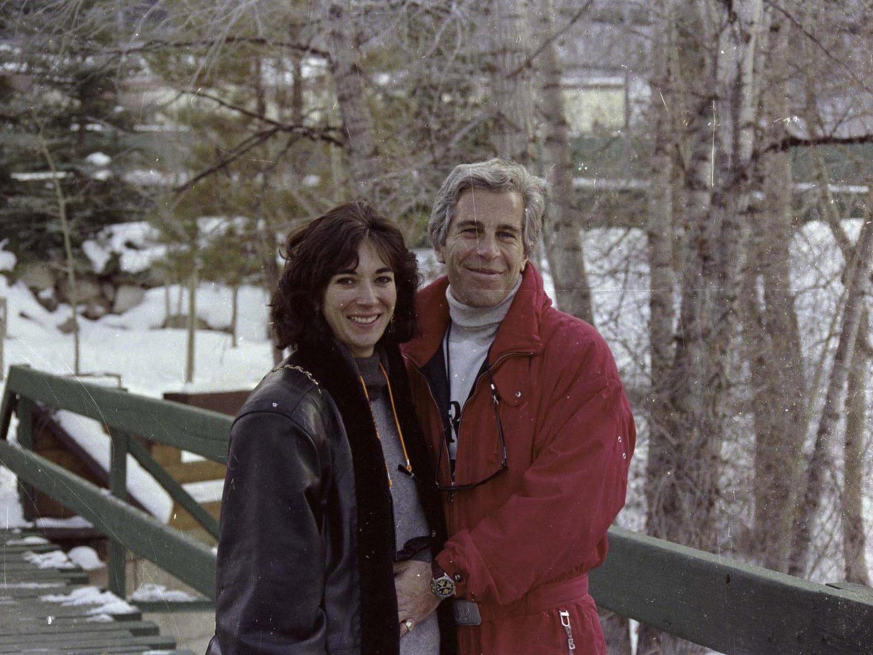Maxwell y Epstein, en una fotografía del álbum familiar.