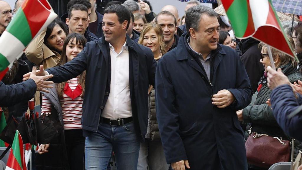 Imanol Pradales y Aitor Esteban, durante un Aberri Eguna.