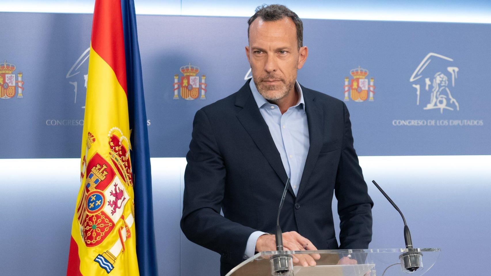 El diputado abulense y portavoz del PP en la Comisión de Transportes del Congreso de los Diputados, Héctor Palencia, en una rueda de prensa