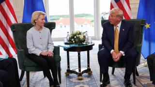 Ursula von der Leyen y Donald Trump, durante su reunión de este domingo en Escocia