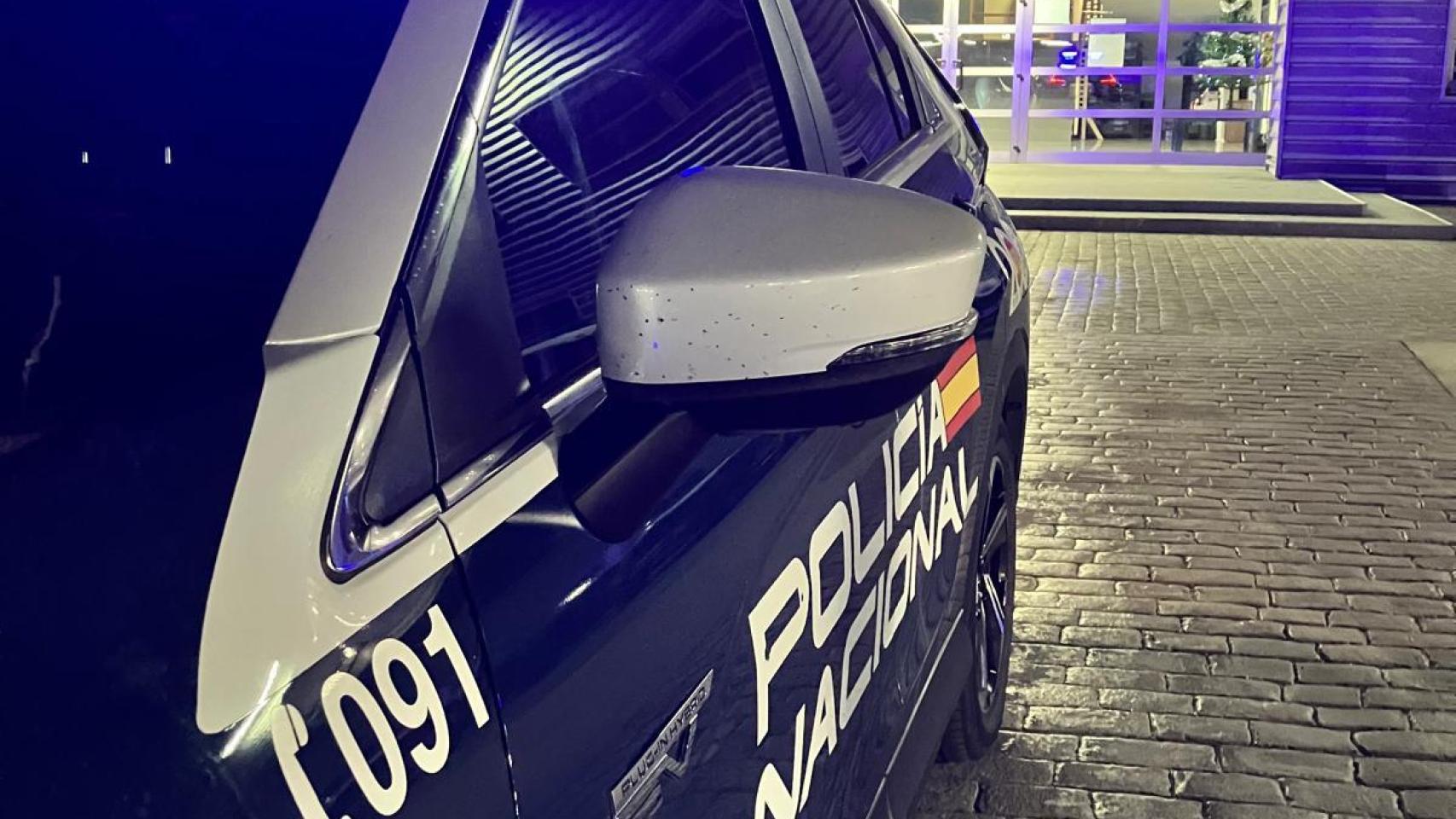 Un vehículo de Policía Nacional