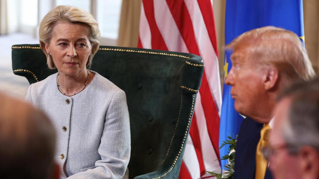 A la presidenta Von der Leyen se le ha visto muy incómoda durante la comparecencia conjunta con Trump
