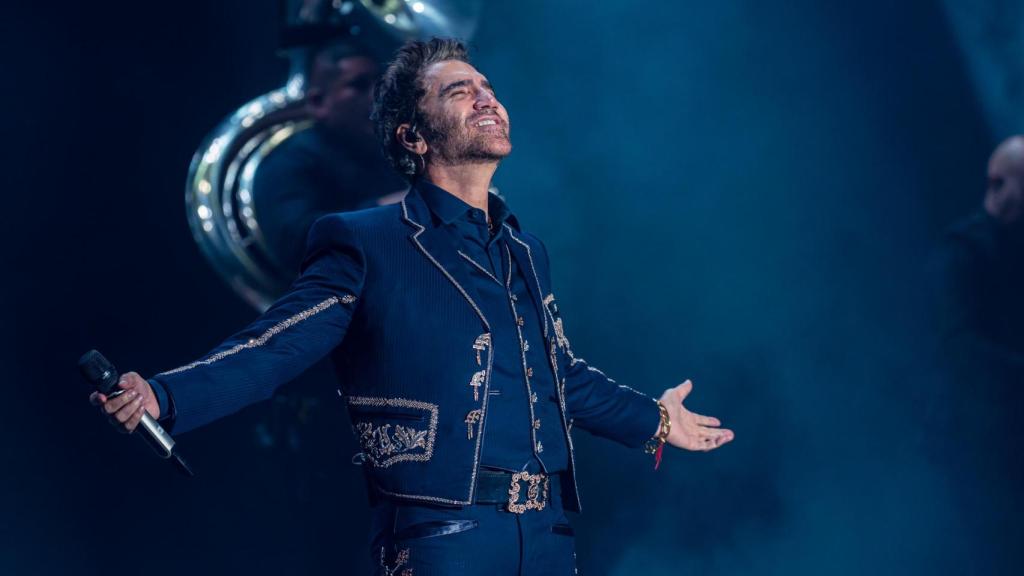 Alejandro Fernández.