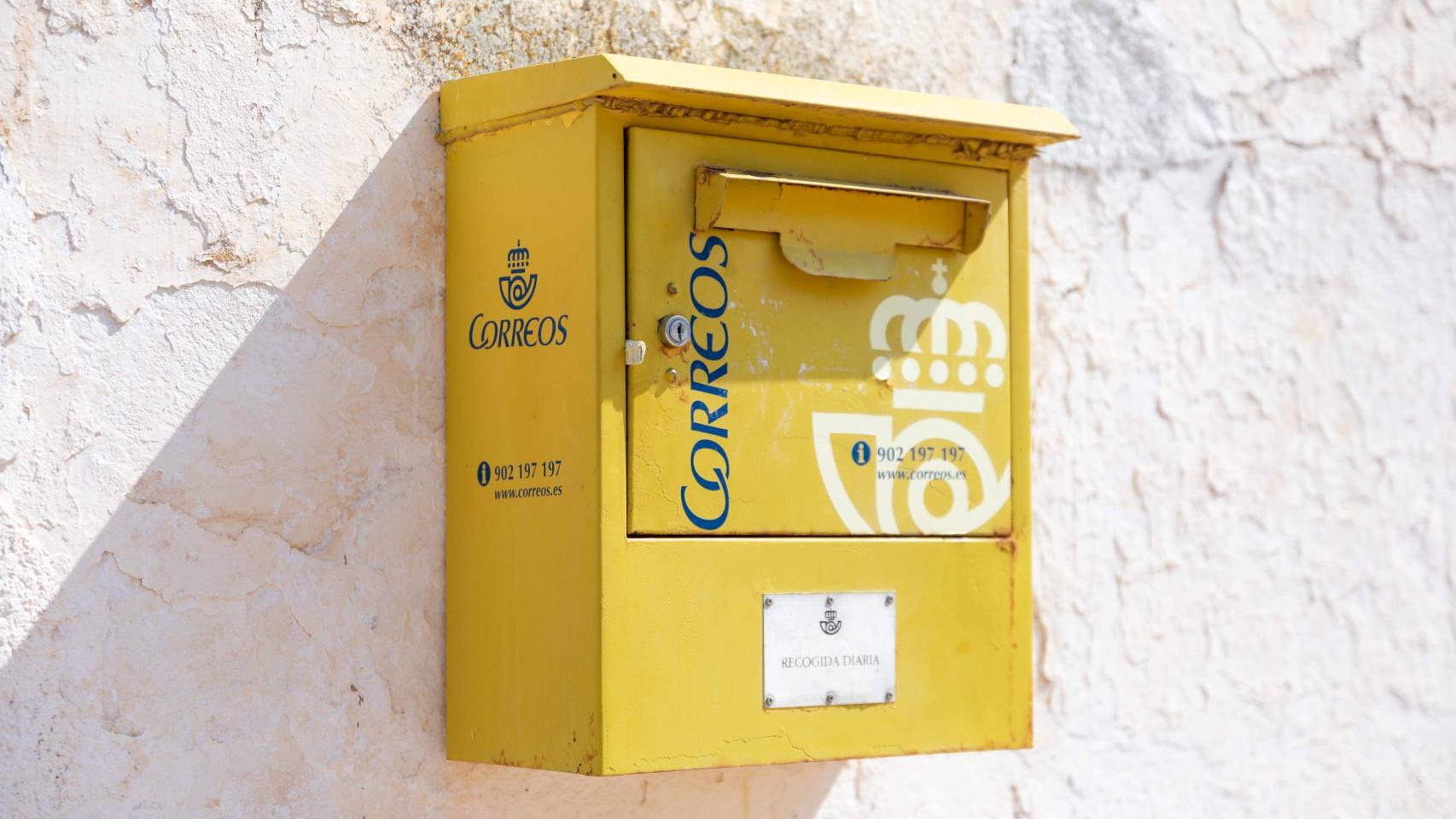 Un buzón de Correos.