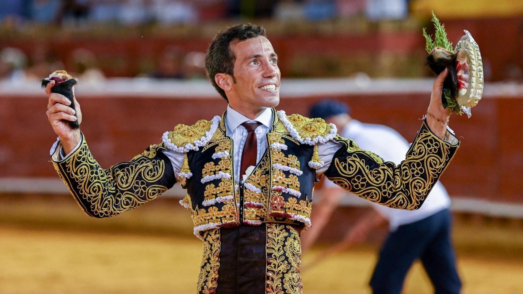 David de Miranda pasea dos orejas en Huelva.