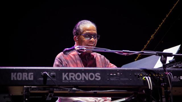 Herbie Hancock durante su concierto de este jueves en las Noches del Botánico de Madrid. Foto: Martín Page