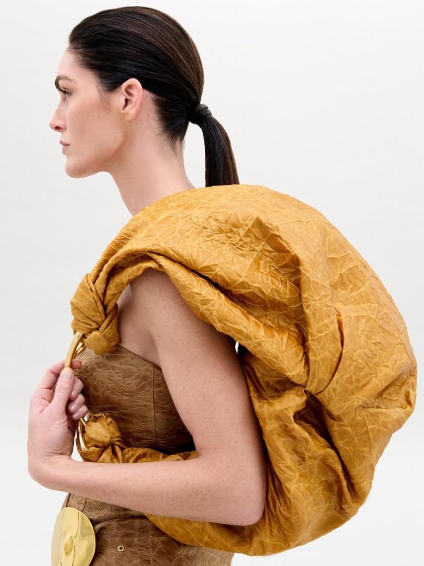 La diseñadora colombiana Silvia Tcherassi es la creadora del nuevo bolso de Paloma Cuevas.