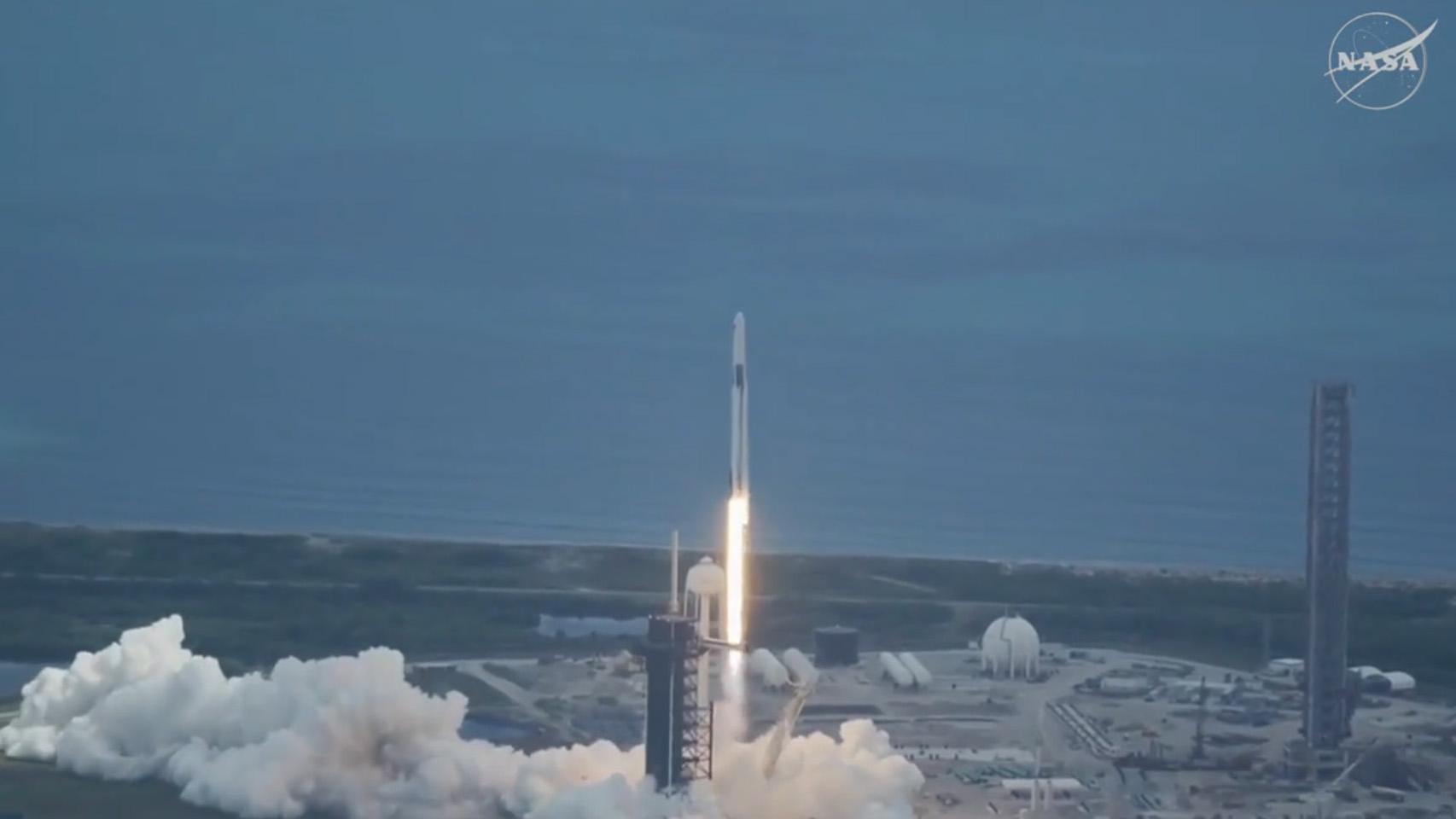 Falcon 9 despegando.