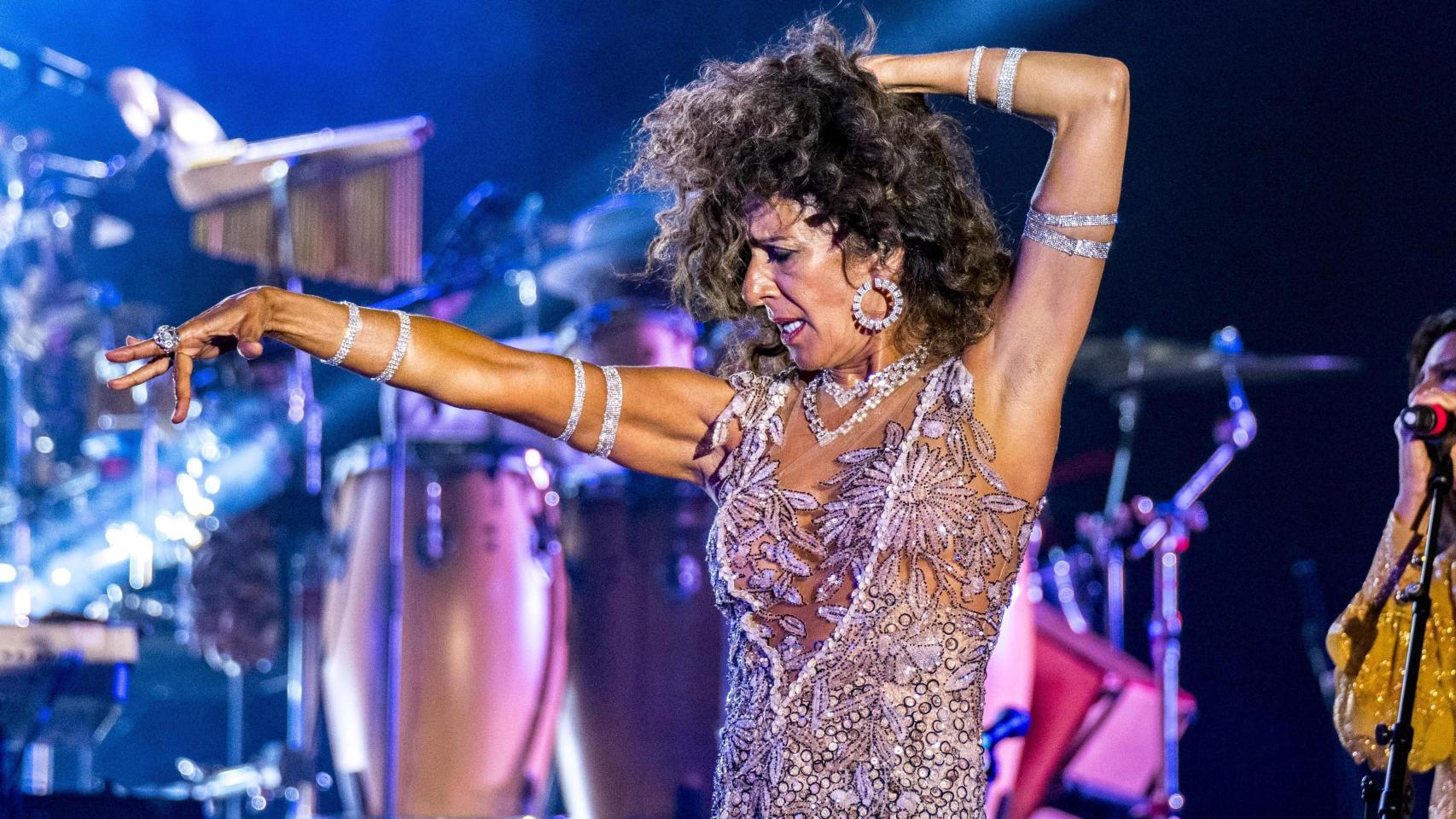 Rosario Flores en un concierto