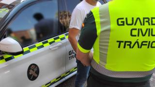 Huye drogado y ebrio de un control en Zamora y embiste a una patrulla de la Guardia Civil