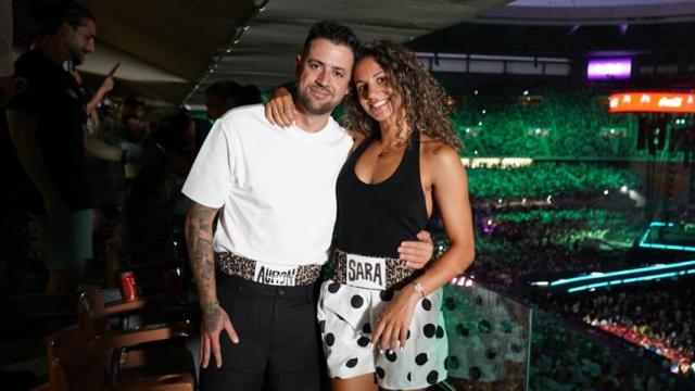 AuronPlay y Sara Ismael, durante La Velada del Año 5