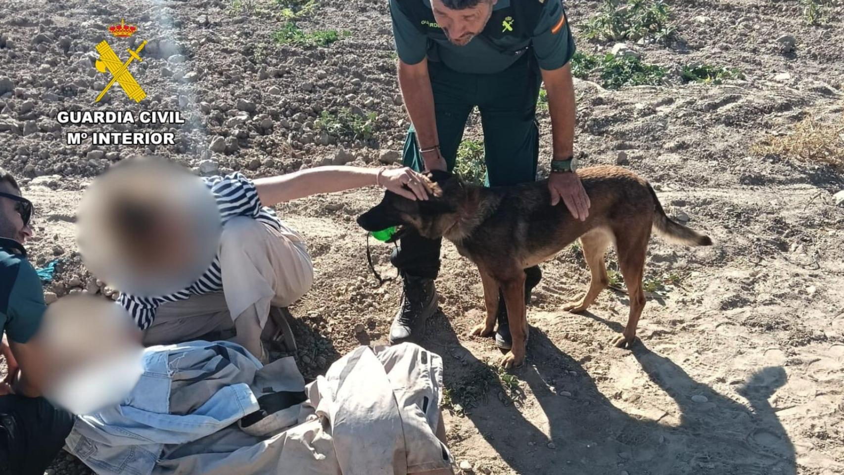 Martina, en el momento en el que localizó al hombre desaparecido.