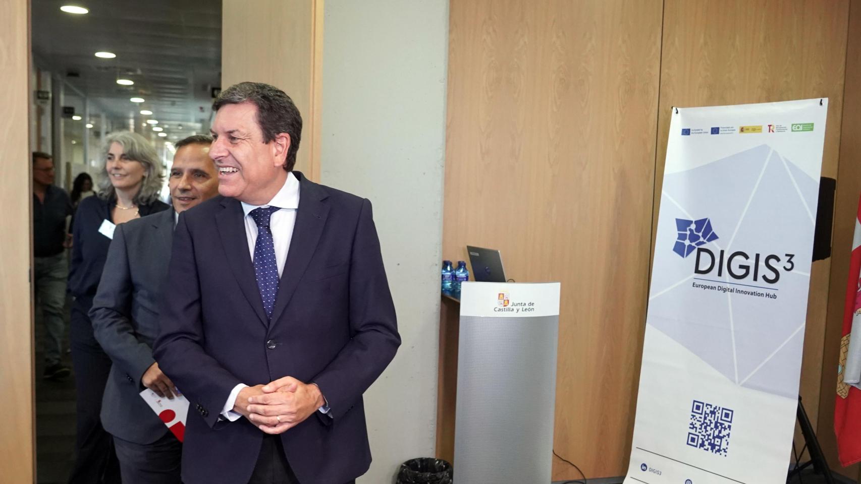 El consejero de Economía y Hacienda y portavoz, Carlos Fernández Carriedo, presenta el programa DigitalICE de apoyo a la digitalización de las pymes y participa en la jornada 'Impulso Digital en Castilla y León: nuevos retos digitales, ecosistema y clausura del primer ciclo formativo de transformación digital de DIGIS3’