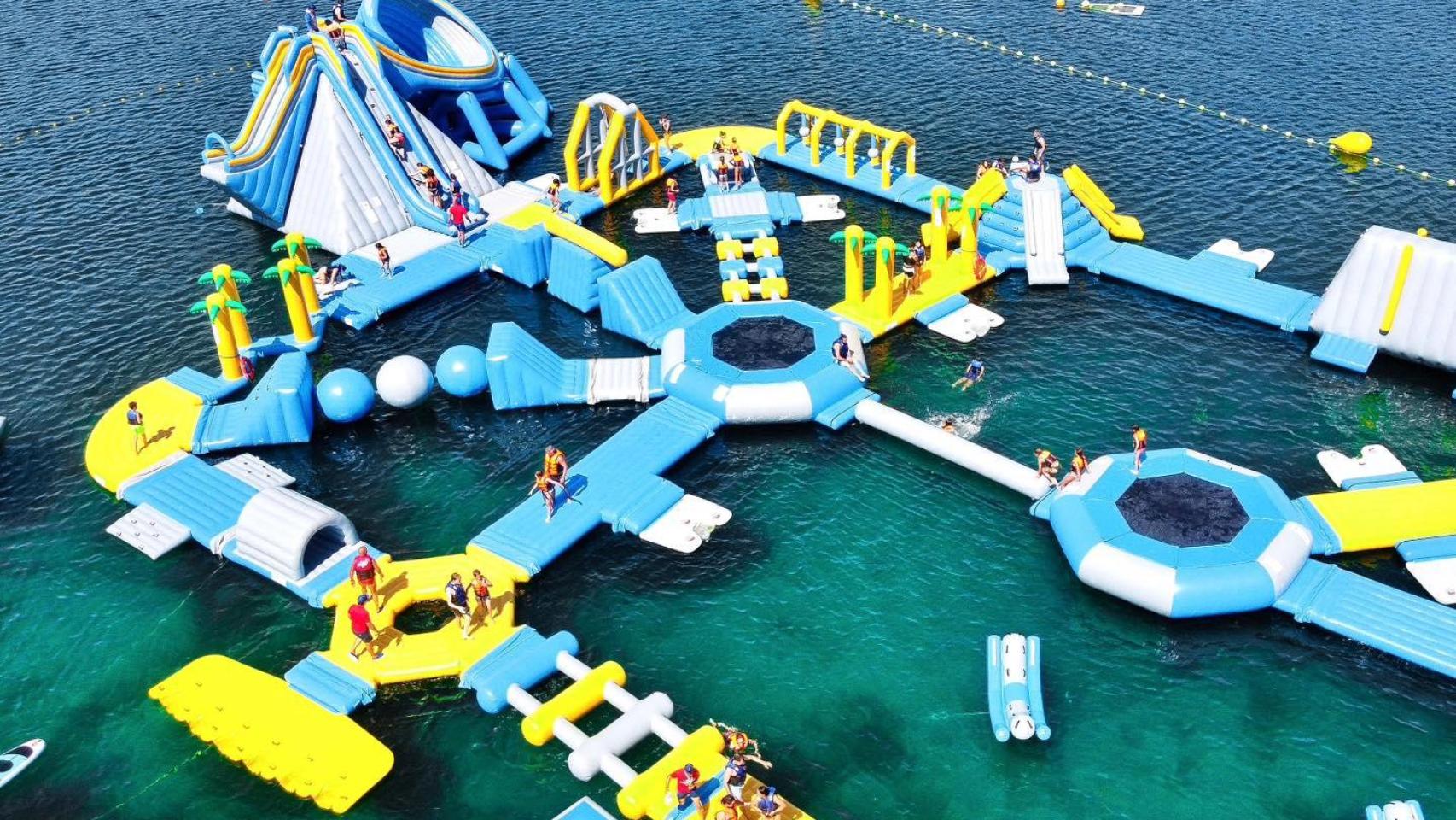 El mayor parque acuático flotante de España está en las Rías Baixas