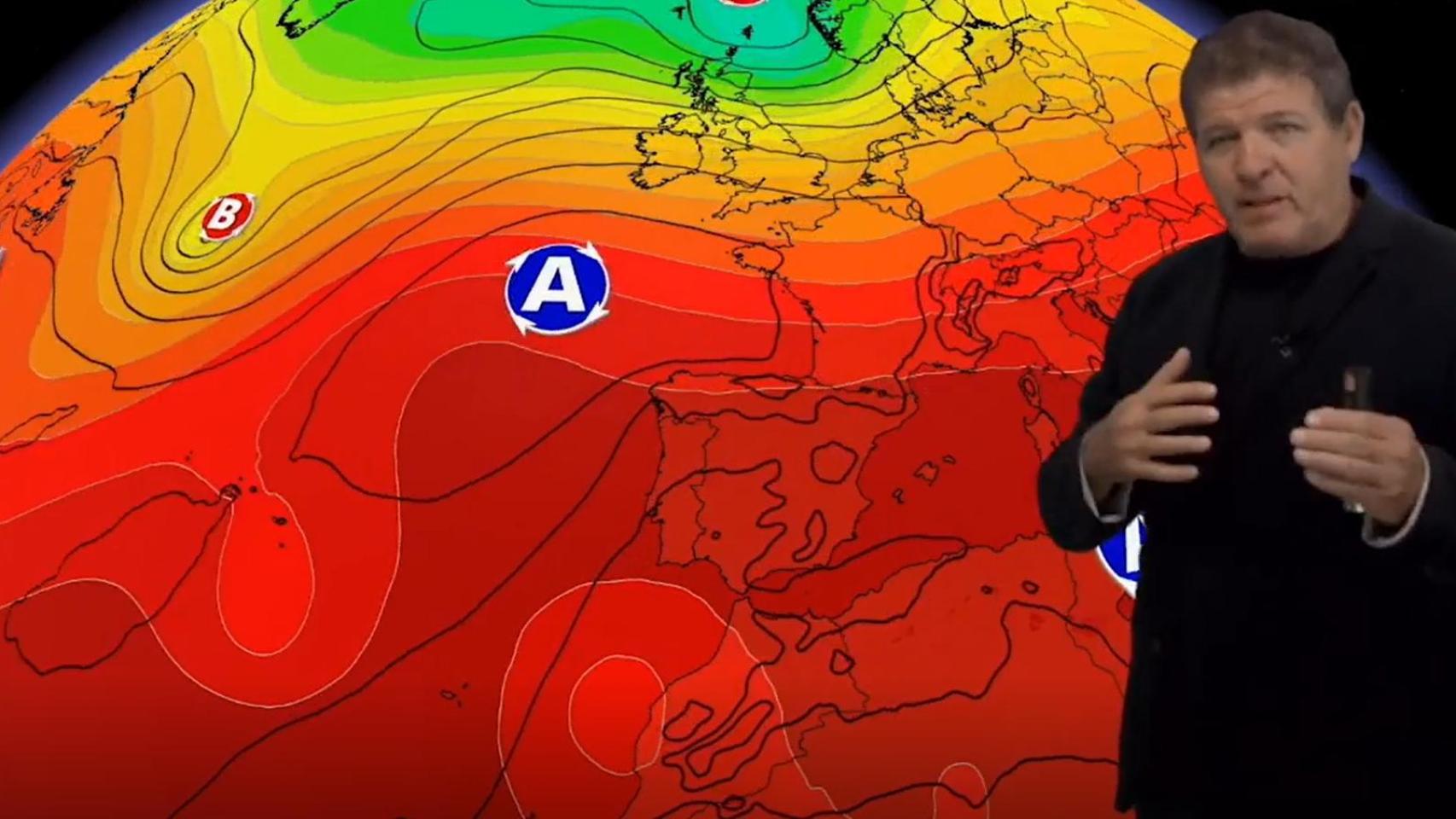 Mario Picazo dando la previsión meteorológica ante una ola de calor.