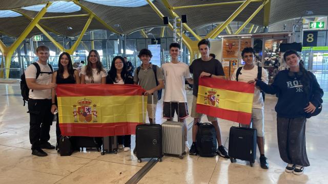El grupo de seis estudiantes estudiantes de la Comunidad de Madrid que ha ganado la final