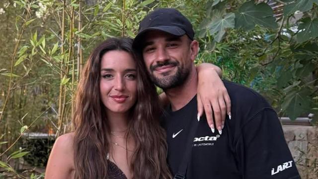 IlloJuan junto a Lola Índigo.