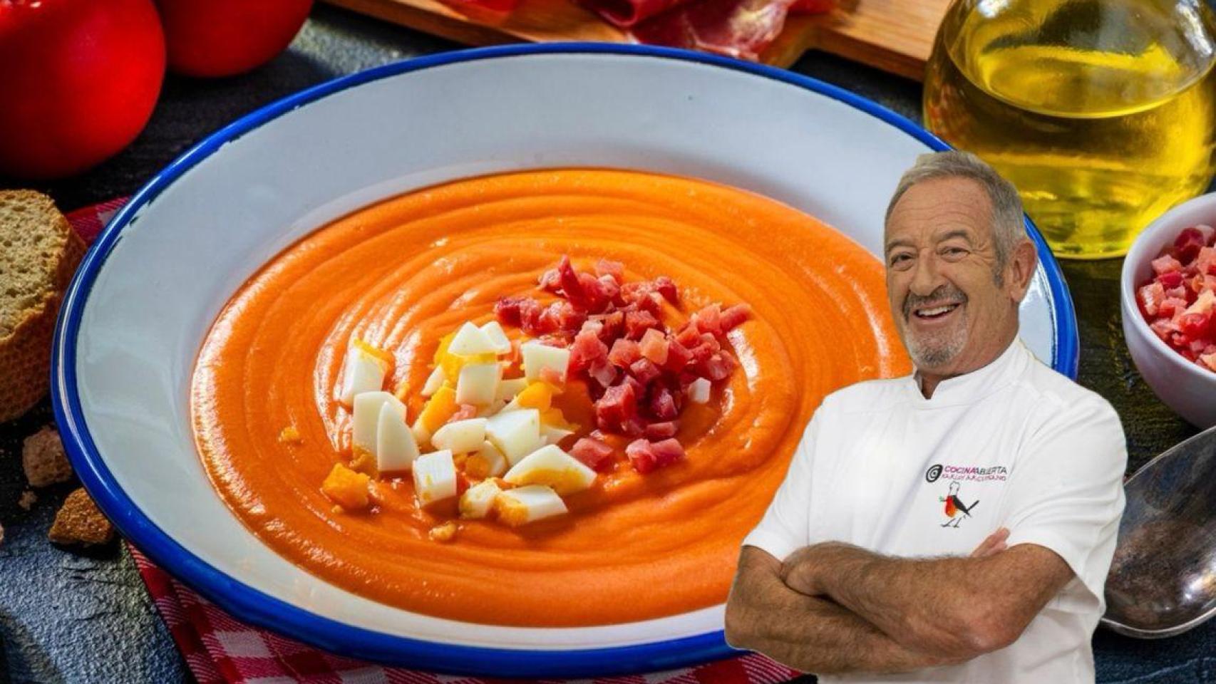 Karlos Arguiñano, junto a un plato de gazpacho.