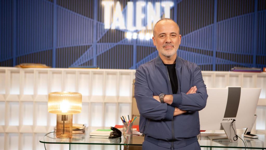 Javier Gutiérrez en una imagen promocional de 'La Agencia'.