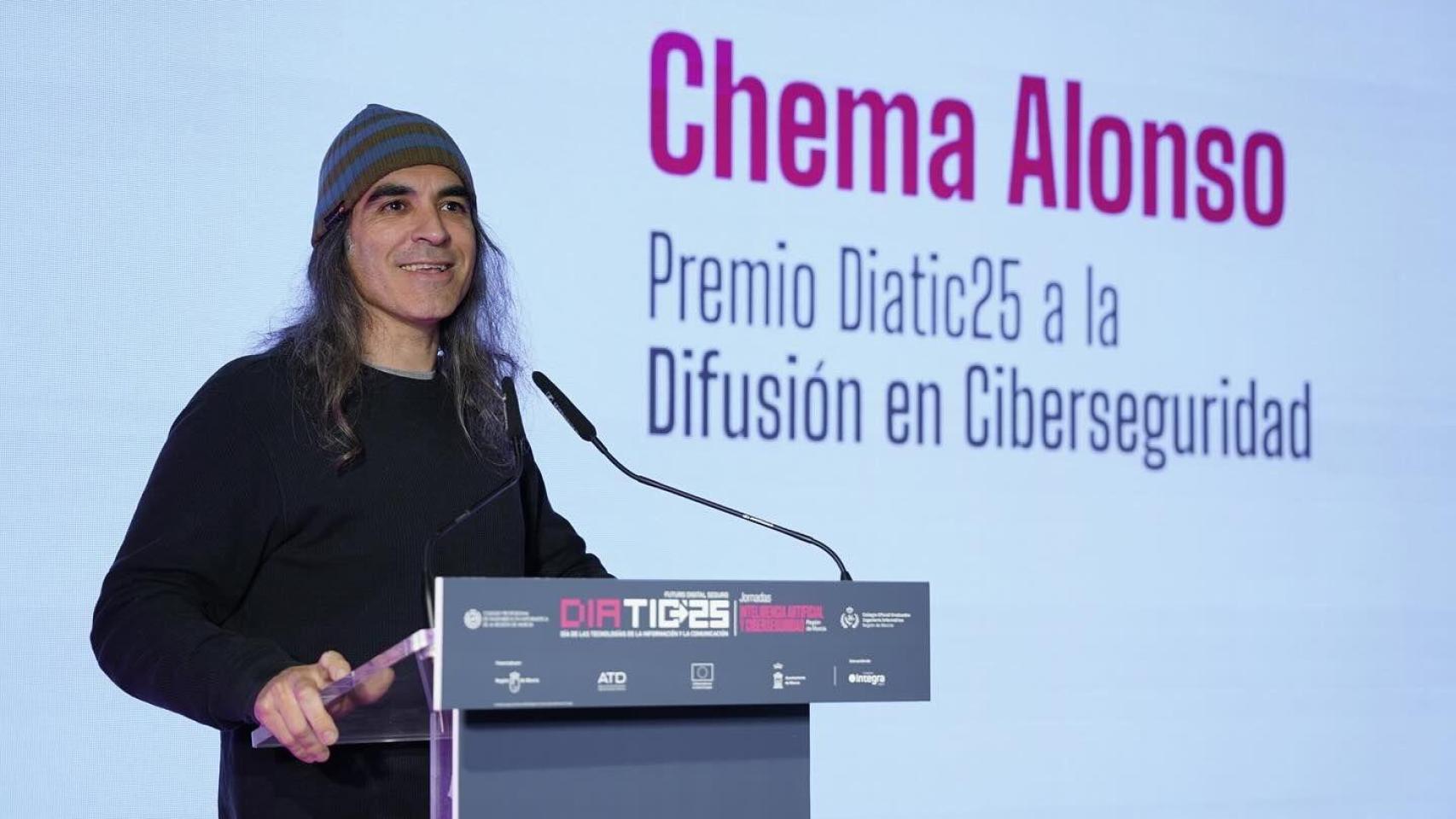 El experto en ciberseguridad, Chema Alonso, durante una conferencia.