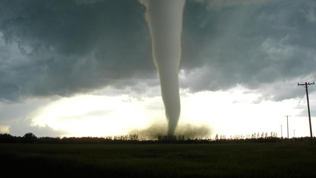 Los tornados pueden devastar grandes extensiones de terreno
