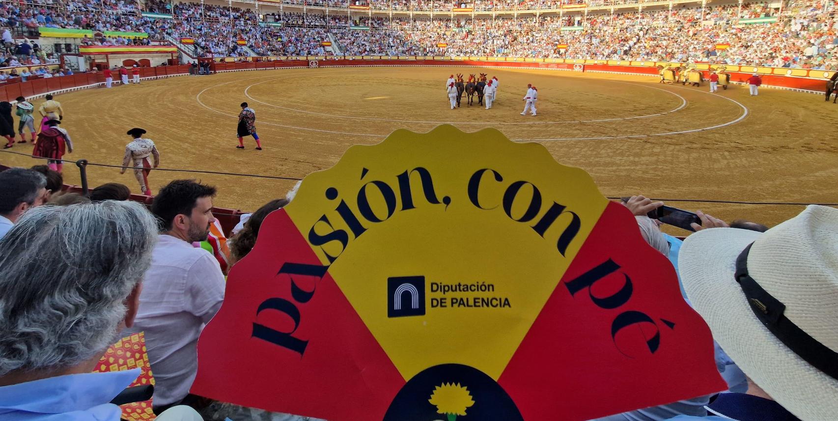 Imagen del abanico de 'Pasión con Pé' que se ha repartido en El Puerto de Santa María