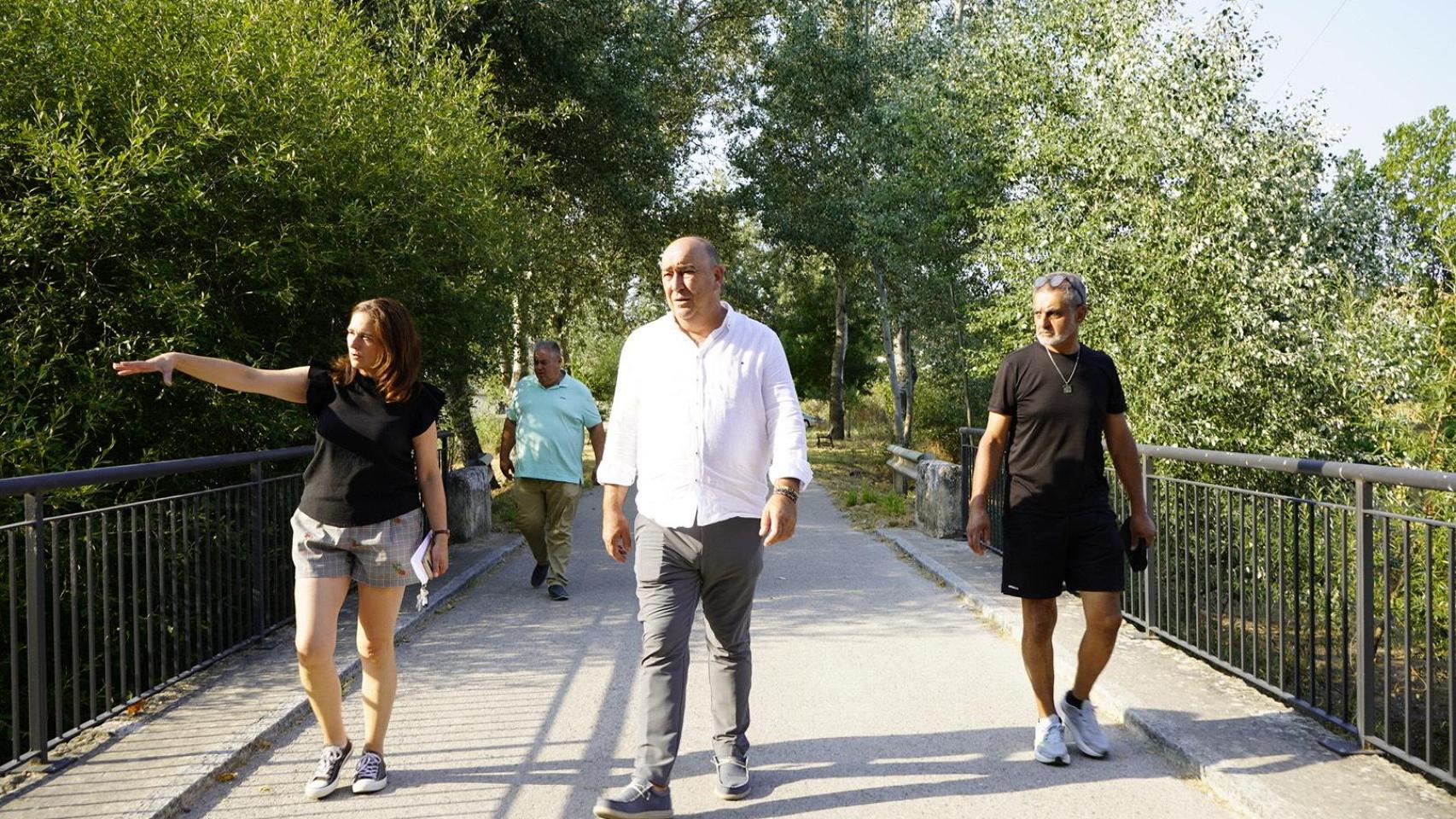 Miguel Ángel de Vicente en su visita Cobos de Fuentidueña