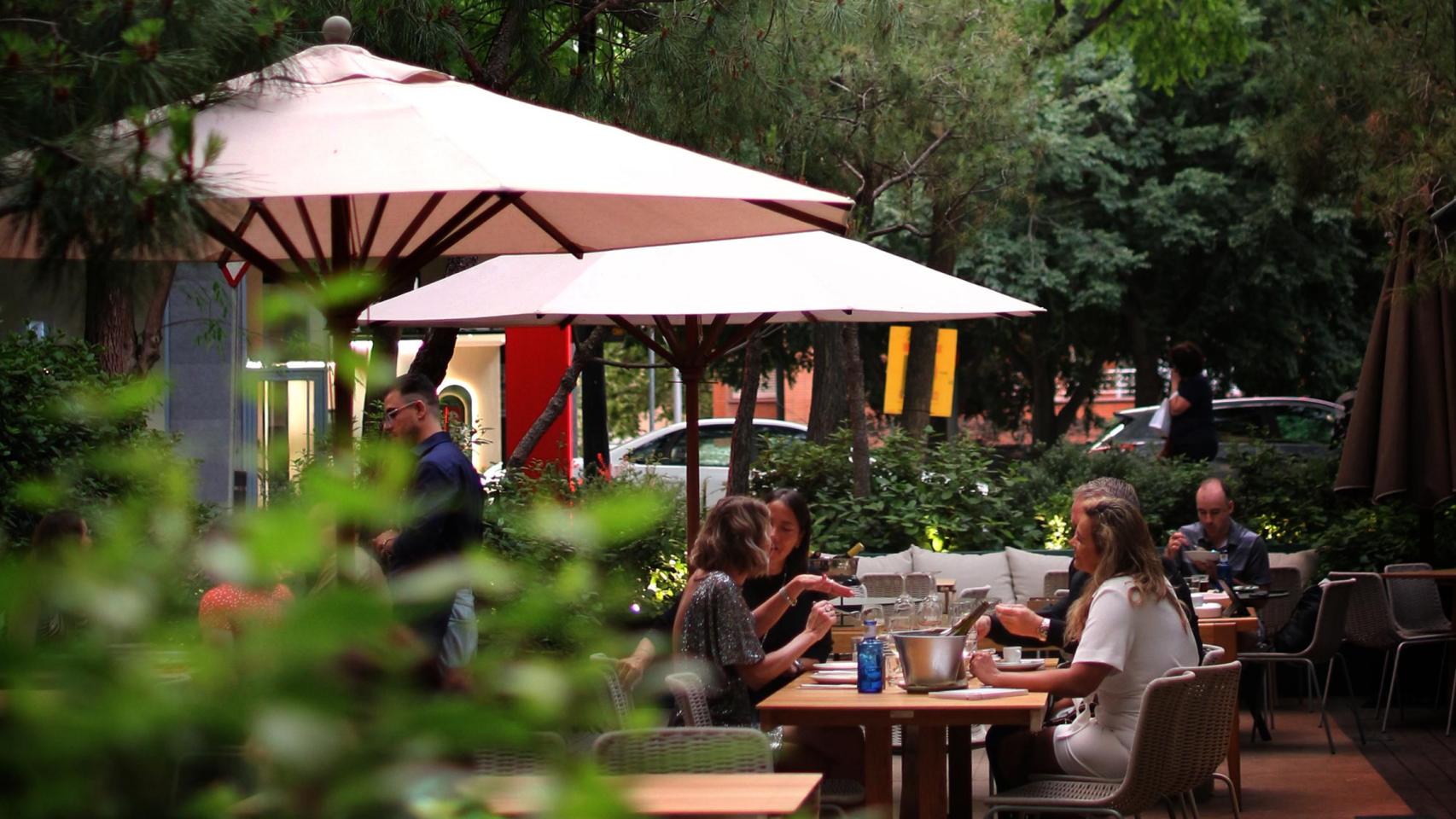 La terraza del restaurante Jardín, en Cohete.