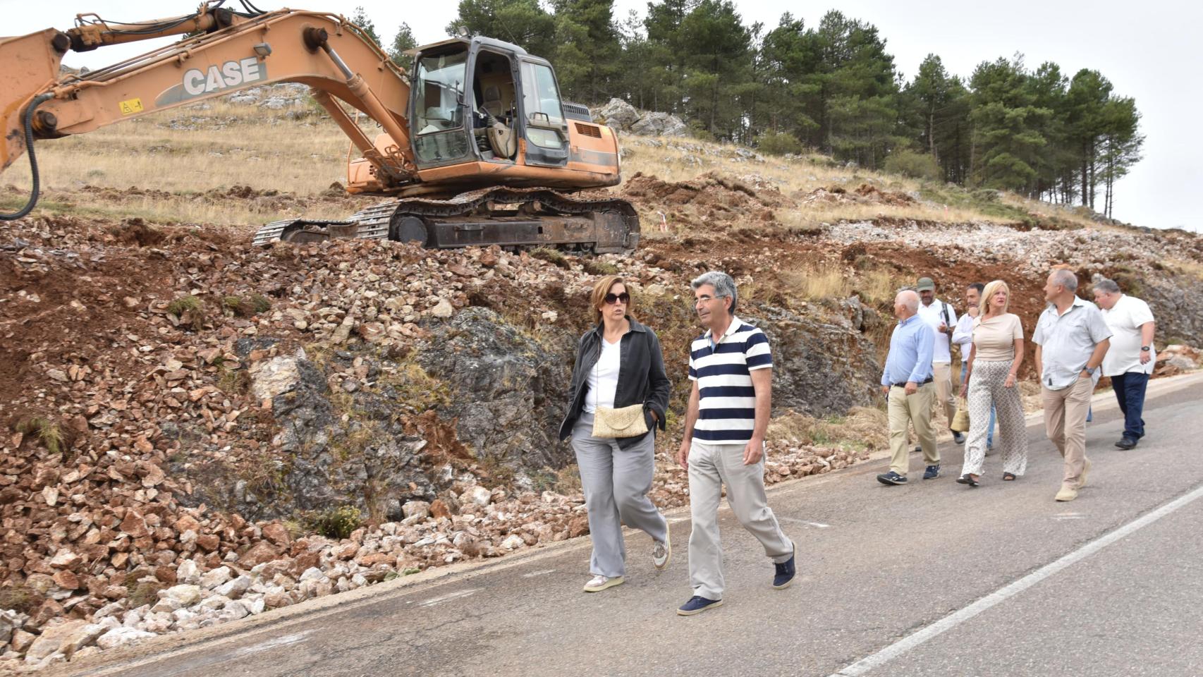 Visita al carril bici que conectará Aguilar de Campoo con la playa del embalse