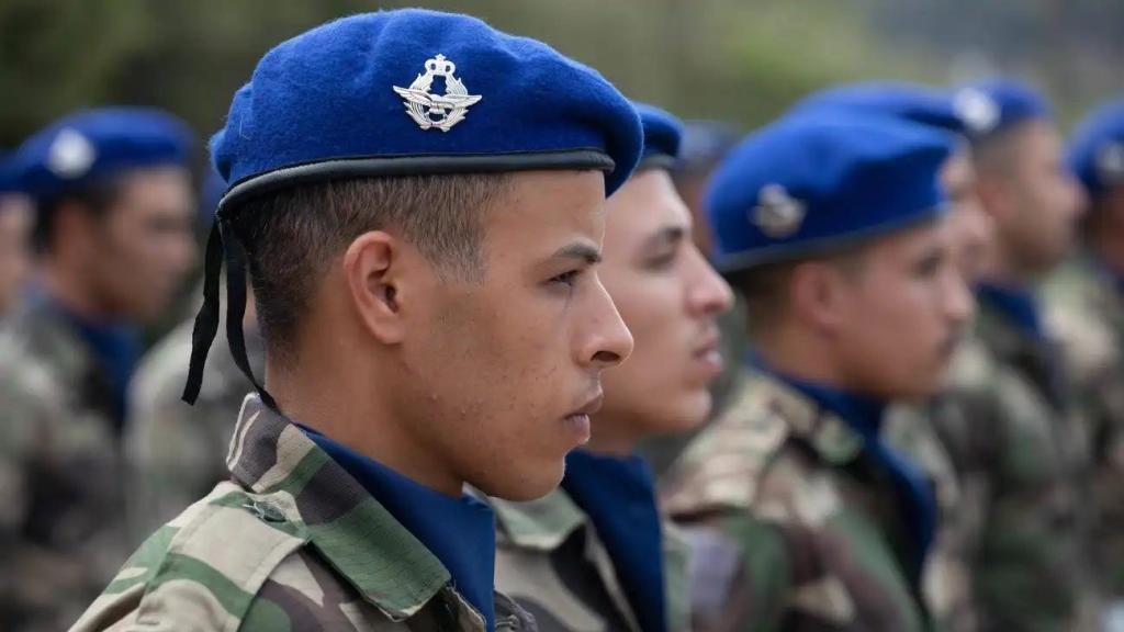 Un soldado de la unidad aérea marroquí, en 2024.