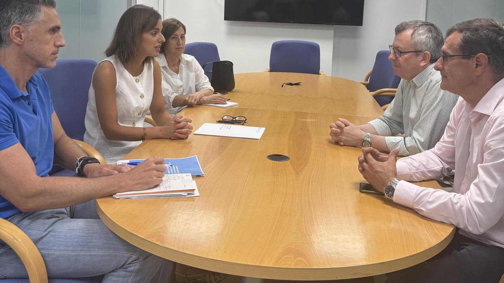 Reunión de la xunta con Fegataxi