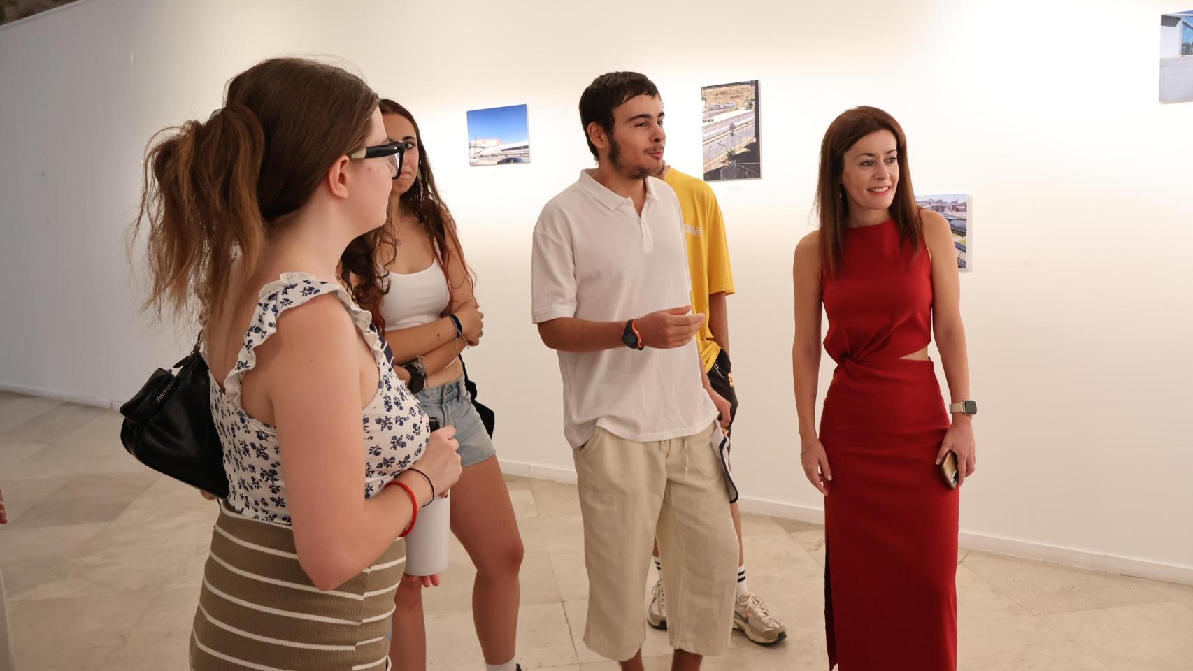 Exposición Sombras Urbanas que permanecerá abierta en La Alhóndiga