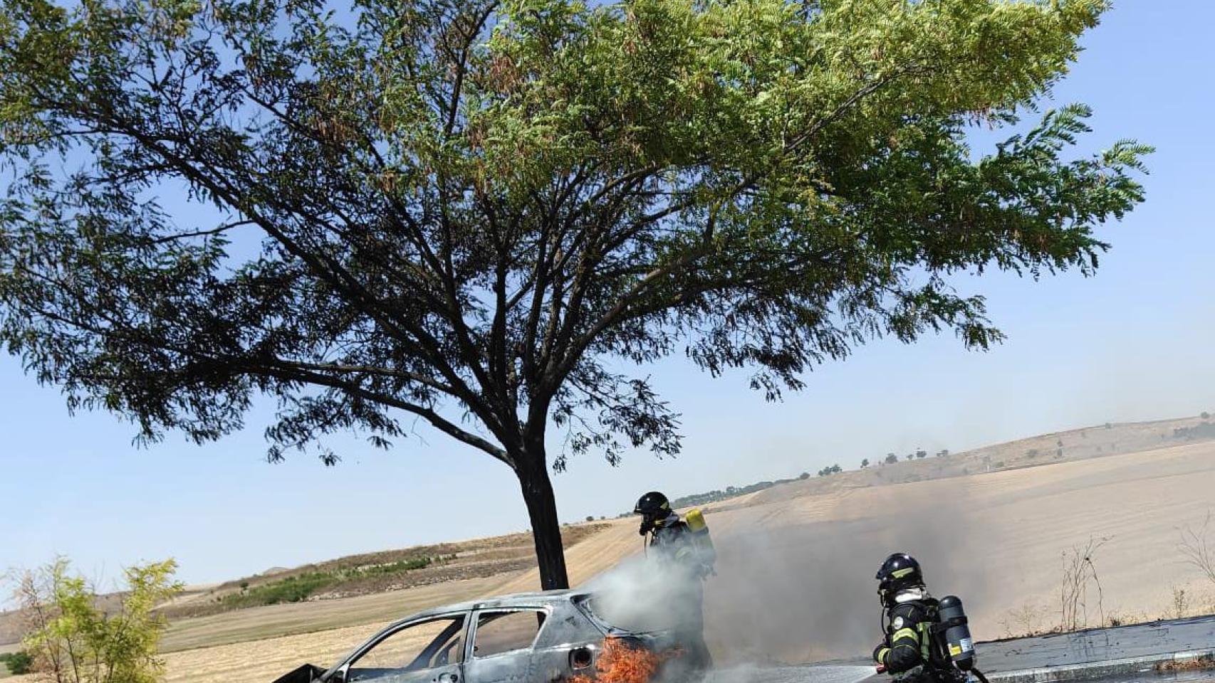 Coche en llamas cerca de Río Shopping