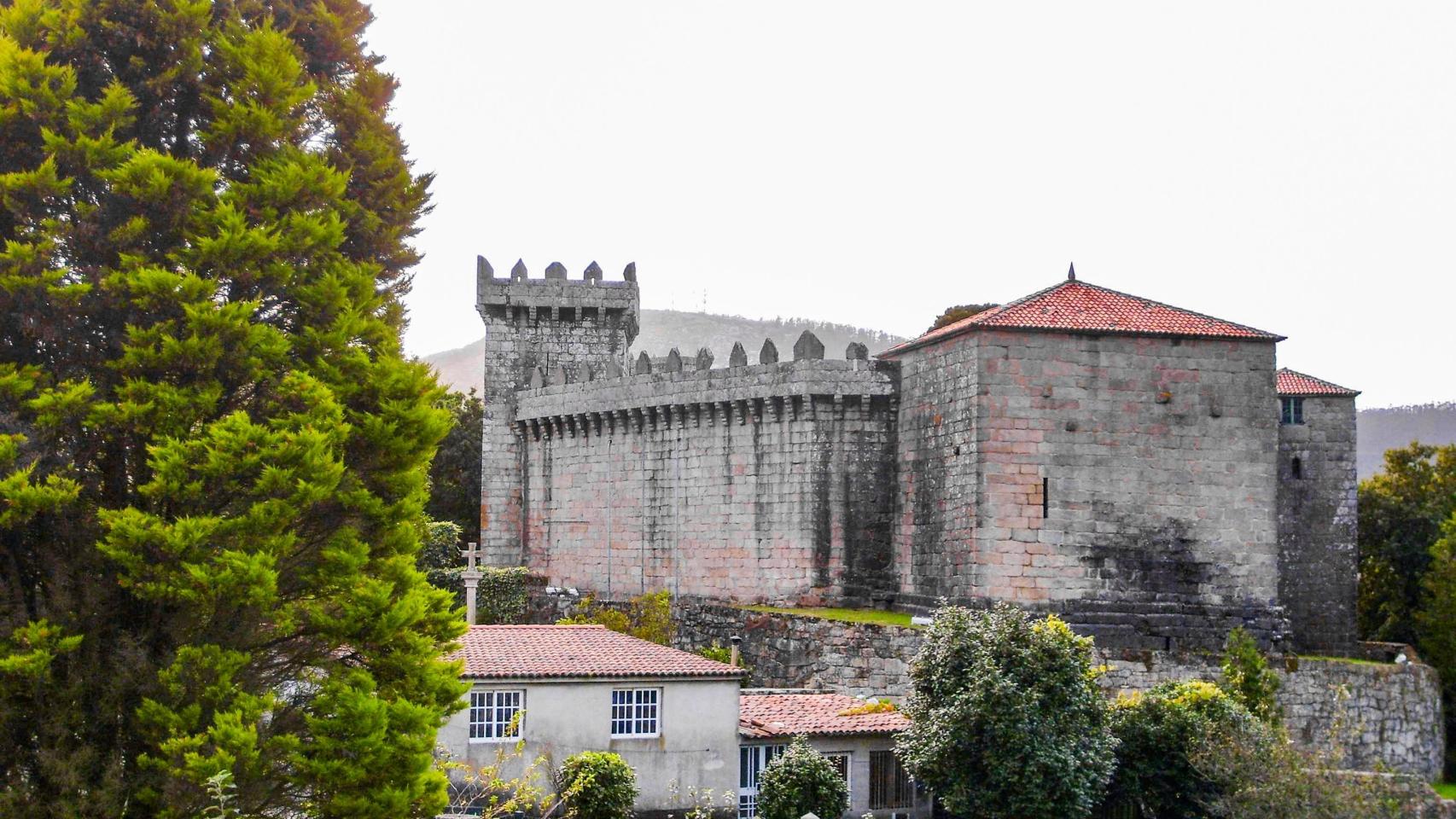 Vista del castillo de Vimianzo