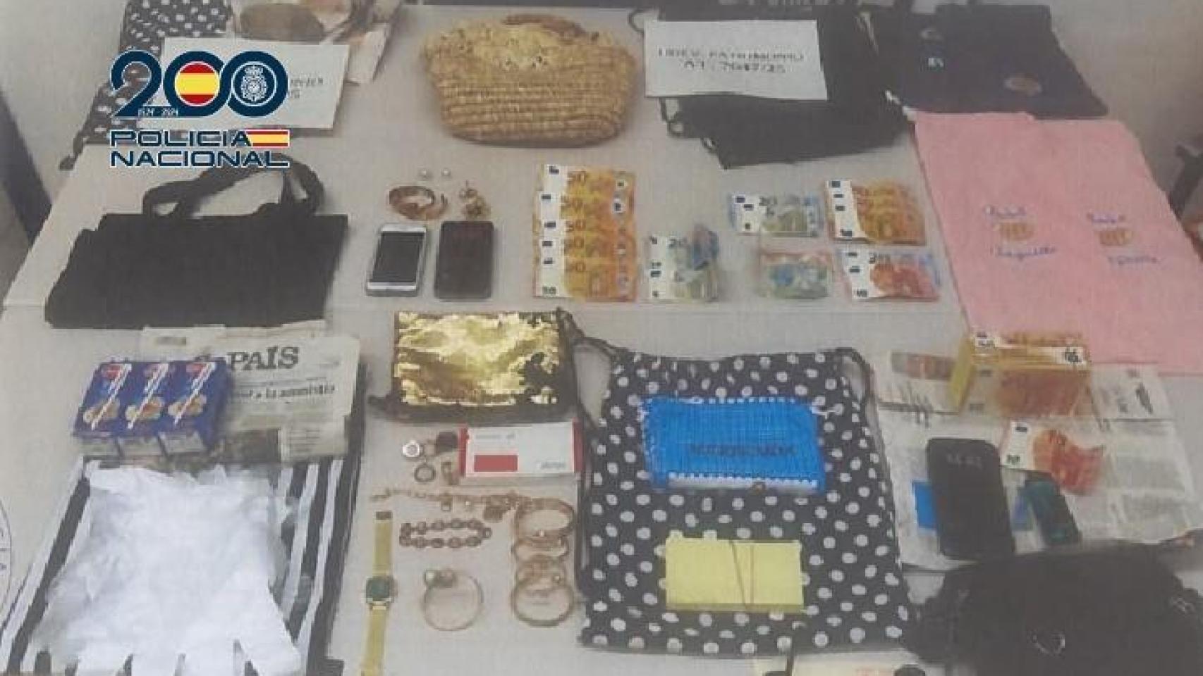 Una imagen con todo lo que requisó la Policía.