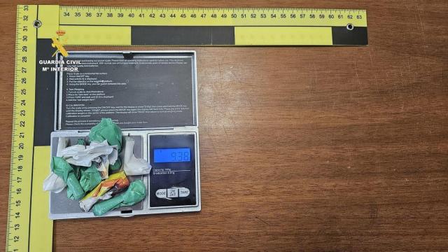 Material incautado por la Guardia Civil a un vecino de Ames (A Coruña).