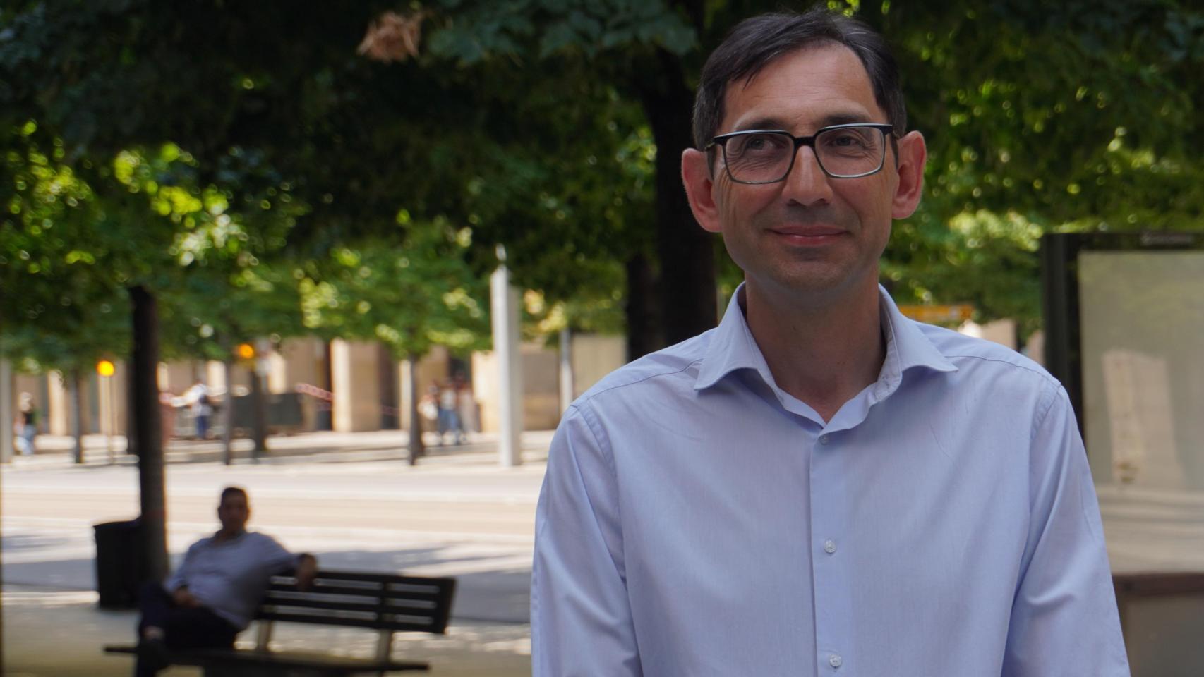 Rafael de Miguel, en el paseo de la Independencia de Zaragoza.