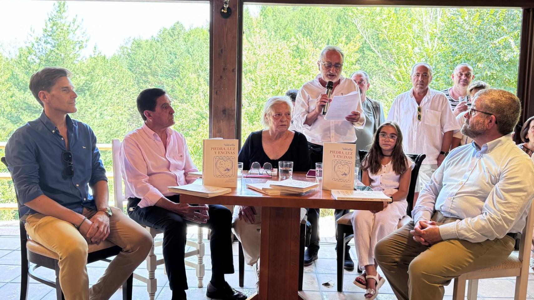 Presentación del libro 'Piedra, luz y encinas'