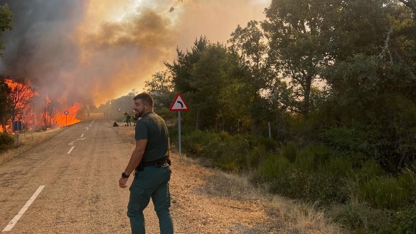 Las sobrecogedoras imágenes del incendio en Molezuelas de la Carballeda (Zamora)