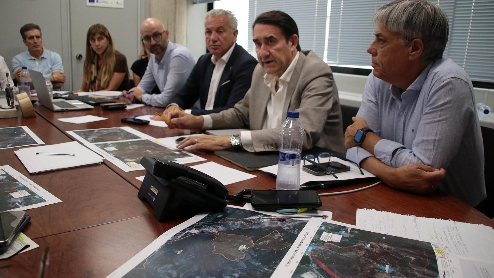 El consejero de Medio Ambiente, Juan Carlos Suárez-Quiñones preside la reunión del CECOPI en León